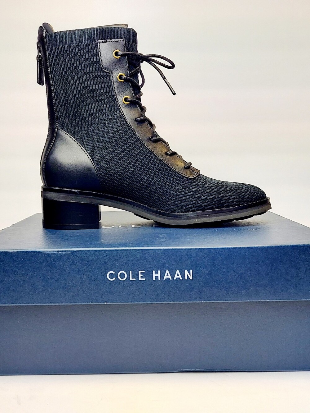 Cole Haan Piedmont Womens Combat Black Lace Up Block Heel Boot Size 5.5 Zipper